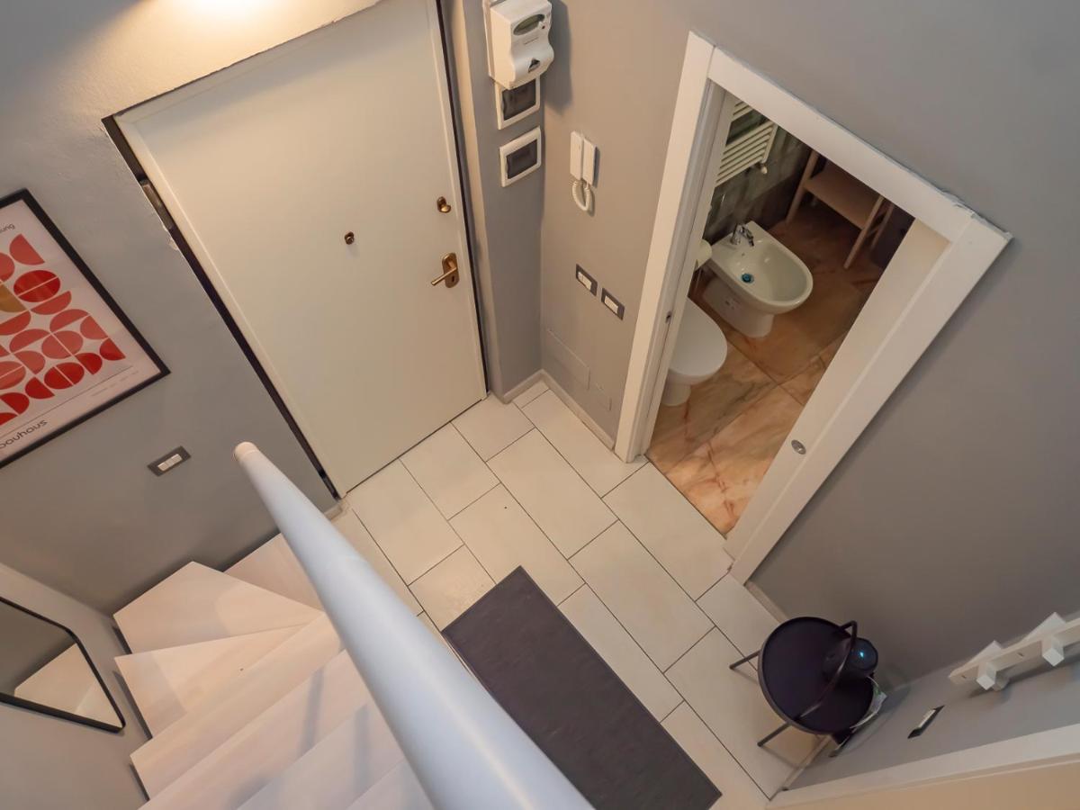 Ihost Apartment - Romilli 17A Milan Exterior photo